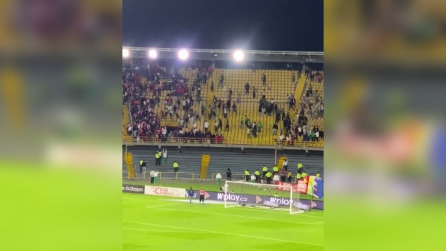 Kolombiya'da salgın sonrası seyircili oynanan ilk maçta olay çıktı